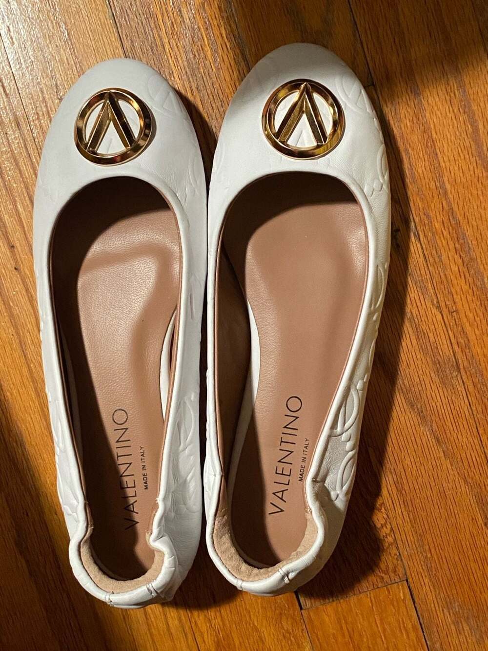 Valentino Garavani VLogo Signature White Embossed Leather Ballet Flats
